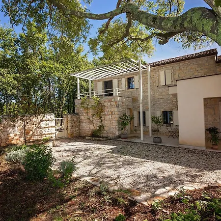 Beautiful Restored With Private Pool And Gardens * Sveti Petar u Sumi