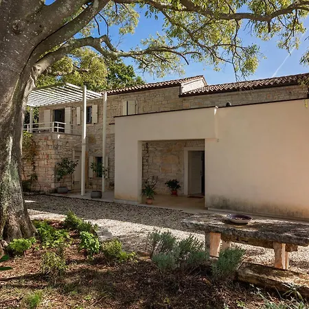 Villa Beautiful Restored With Private Pool And Gardens Sveti Petar u Sumi
