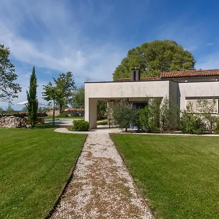 Beautiful Restored With Private Pool And Gardens Sveti Petar u Sumi