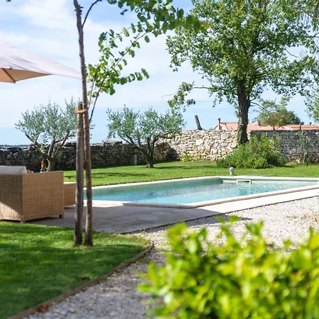 Beautiful Restored With Private Pool And Gardens Sveti Petar u Sumi
