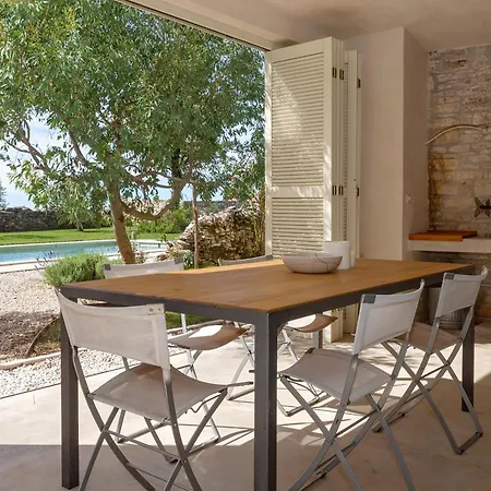 빌라 Beautiful Restored With Private Pool And Gardens Sveti Petar u Sumi