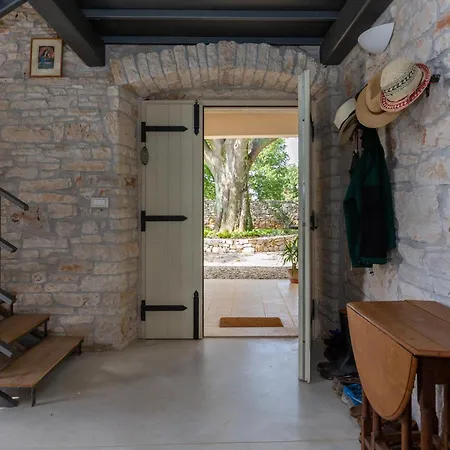 Beautiful Restored With Private Pool And Gardens 빌라 *