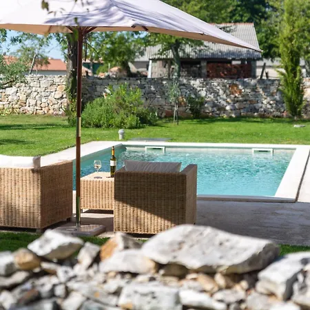빌라 Beautiful Restored With Private Pool And Gardens Sveti Petar u Sumi